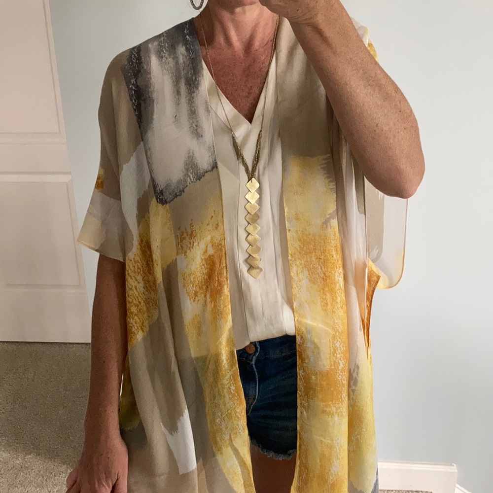 🎉✨HP✨🎉Yellow, Tan & Gray Print Boho Kimono - Picture 2 of 6